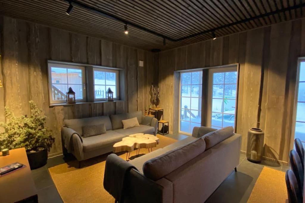Järvsö Modern Stuga Med Ski Lodge Kaensla מראה חיצוני תמונה