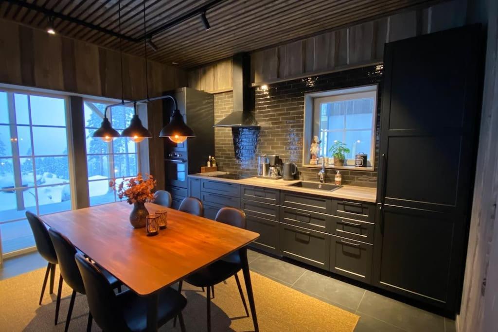 Järvsö Modern Stuga Med Ski Lodge Kaensla מראה חיצוני תמונה