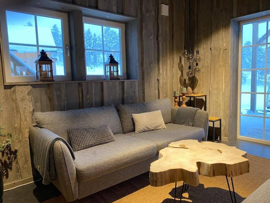 Järvsö Modern Stuga Med Ski Lodge Kaensla מראה חיצוני תמונה