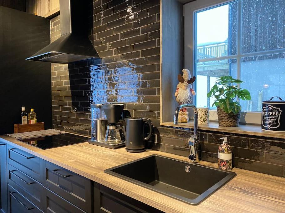 Järvsö Modern Stuga Med Ski Lodge Kaensla מראה חיצוני תמונה
